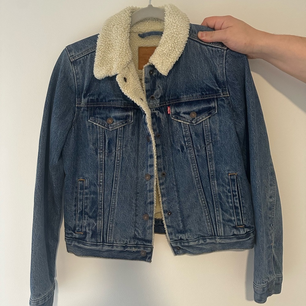 Levi’s Women’s 90s Sherpa Trucker Jacket Size Small